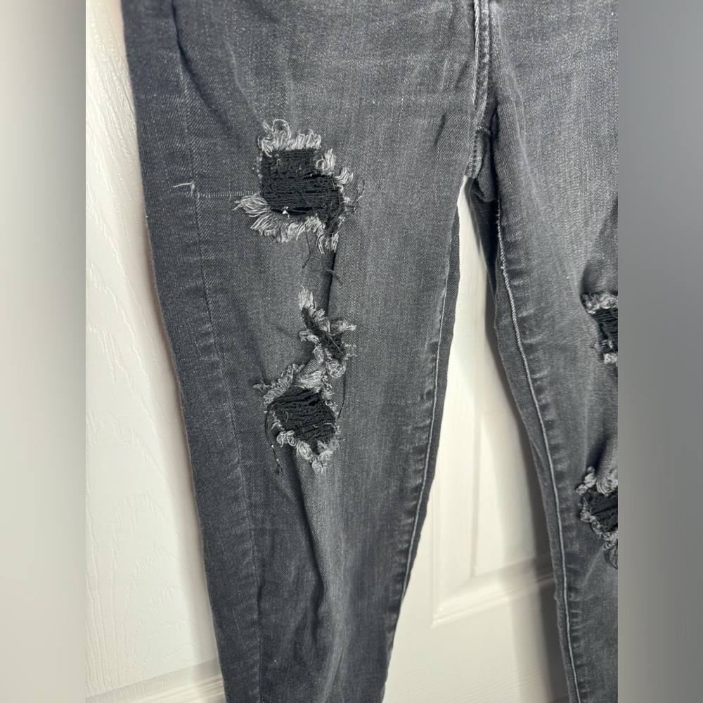 AMERICAN EAGLE Next Level Stretch Skinny Raw Hem Distressed Black Denim Size 4R - Picture 2 of 7